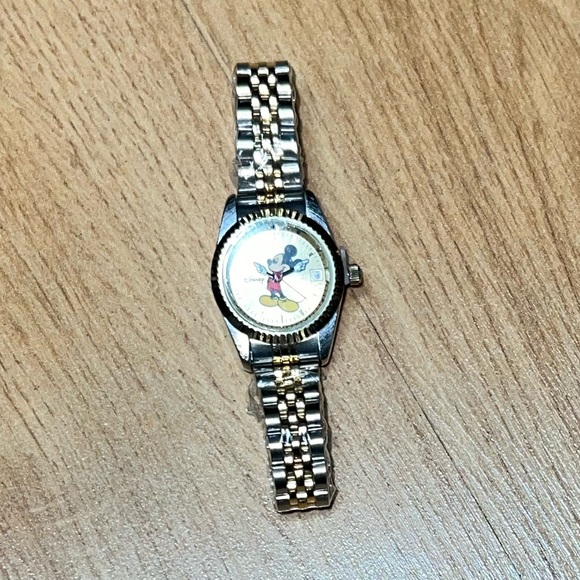 Disney ewatchfactory Mickey Mouse watch - Picture 2 of 8
